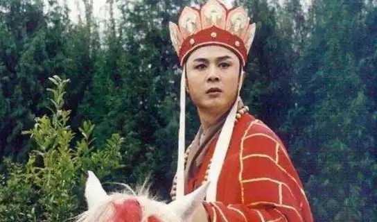 为何八戒总想分行李,不是他想偷懒,行李里有件宝贝让人眼红
