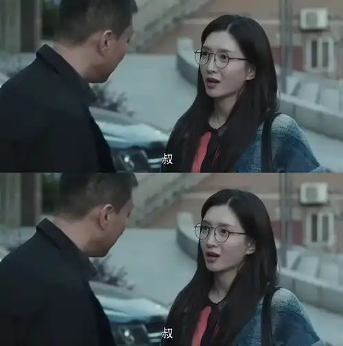 扫黑风暴中江疏影真有范,穿复古摩登风简约大方,气质到位