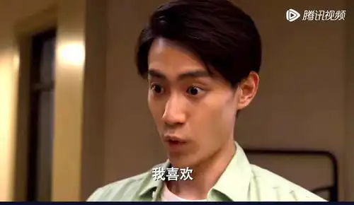 平凡之路潘岩舒一南合租,直接表白左娜场面很尬结果更尴尬
