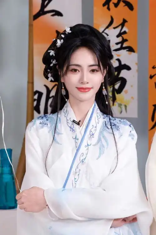 13位女星中秋造型,陈瑶鞠婧祎赵晴太卷,王楚然敦煌神女赢了