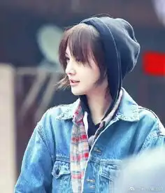 组图郑爽长发惊喜亮相节目小仙女归来一笑很倾城