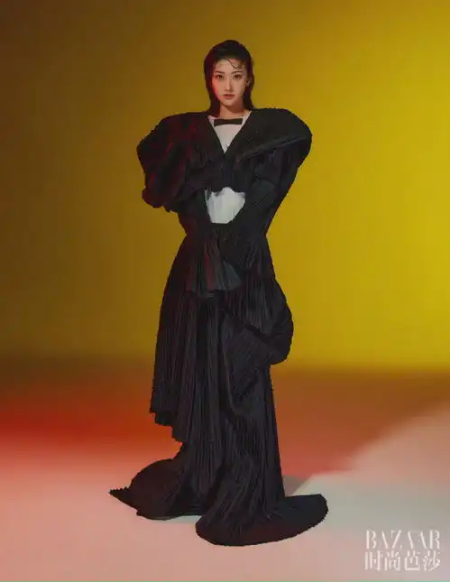 景甜时尚芭莎七月刊,杨紫时尚芭莎五月刊,暴露两人表现力差距
