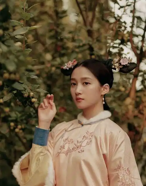 当关晓彤的清宫造型,遇上欧阳娜娜的旗袍造型,谁是真演员一目了然