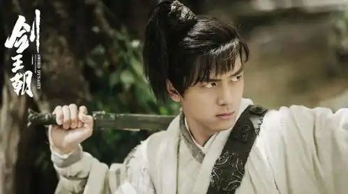 最受欢迎的男性角色李易峰仅第5,朱一龙冲进前3,榜首不可撼动
