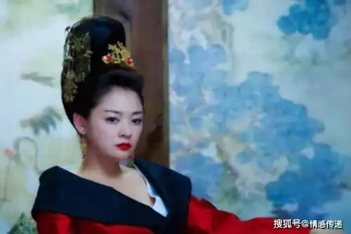 他不惜净身出户,也要娶小8岁娇妻,今前妻走红他却无人识