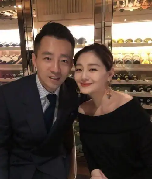 聚少离多,一年见一面,这七对分居两地的明星夫妻,各有各的无奈