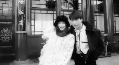 无法重拍瞬间啃黄瓜的张曼玉,惊艳故宫的王祖贤,牵手滑冰的翁美玲刘德华