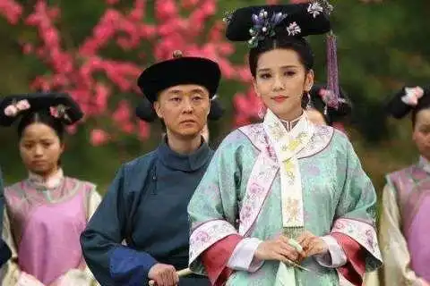 康熙宴会看中一民间汉女,貌美如花,收入后宫,生一子,封郡王
