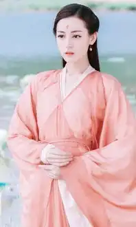 迪丽热巴这个小迷糊宣传新剧写错字,不过发了又删,秒改正
