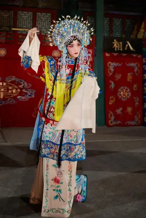 当音乐剧演员遇上国粹京剧阿云嘎杨贵妃扮相惊艳亮相
