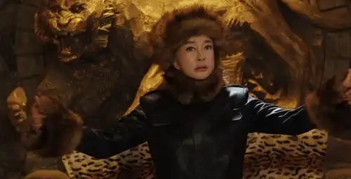 烂70岁刘晓庆翻拍智取威虎山差评一片,首日票房仅49.6万
