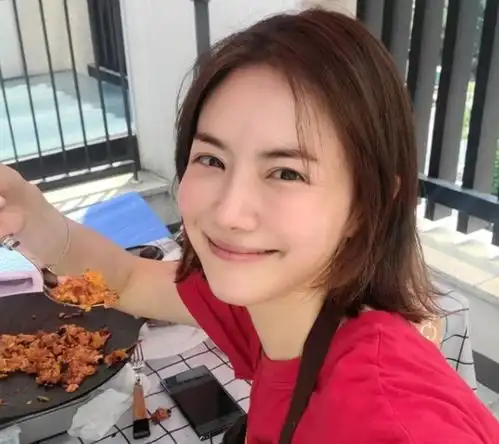 放羊的星星播出14年男二退圈转行卖茶具,女主整容大变样