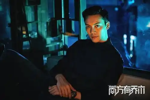 陈伟霆南方有乔木玩科技西装诱惑上演危险爱情
