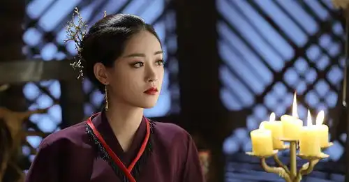 张翰终于拍戏,搭档29岁女神cp感满满,但看到女二怎么哪都有她