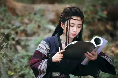 外八行发布新剧照,谭松韵的颜值又逆天了,网友追定了
