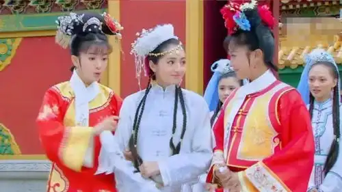 新还珠格格三美重聚,李晟和海陆笑了,麦迪娜笑着哭了
