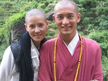 黄晓明约见神秘女郎身份曝光
