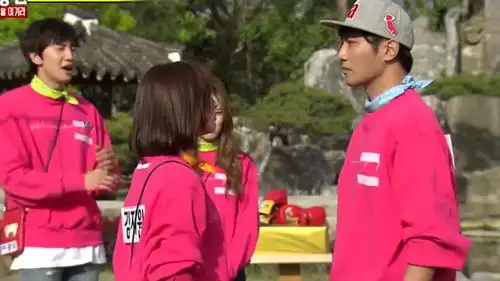 久媛情侣再现太阳的后裔经典片段,rm团集体被感动
