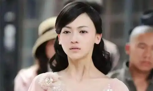 因还珠格格出道而大火,今无奈给吴谨言当绿叶,让人感到惋惜
