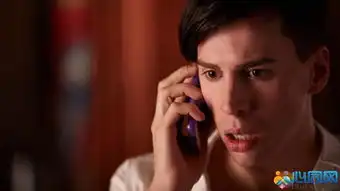 戏里演男同志戏外也出柜黑色孤儿男星谈出柜
