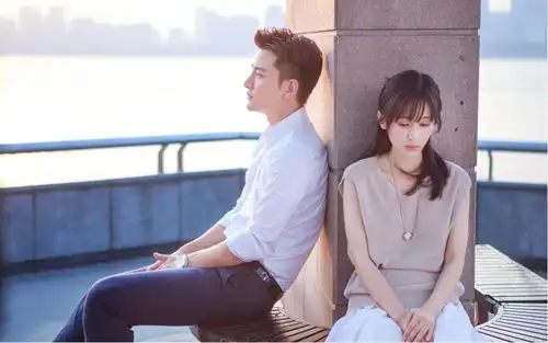 贾乃亮辟谣后王子文再出绯闻私下聚会被拍,网友激动直呼在一起