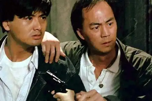 唏嘘英雄本色35年,林聪张国荣去世,狄龙过气只剩周润发
