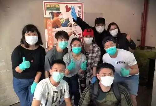 因病变胖的心美港姐与古天乐郑秀文甘比相约派口罩做善事