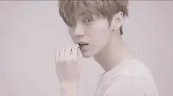 关晓彤和鹿晗甜蜜暴击新剧,吻戏终于不用替身了,自己上