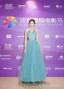 关晓彤戛纳外媒无ps照片曝光,比精修还好看,可身材竟然走样了
