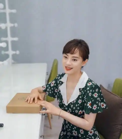 孙俪留长发年龄变10岁,看回15年前剧照,网友邓超太明智了