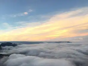 红岩顶原来川西还藏着一个天空之城,日出星空触手可及,云海美如天瀑