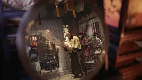 乾隆老来得女,受尽三代帝王宠爱,自从做了和珅儿媳后下场凄惨
