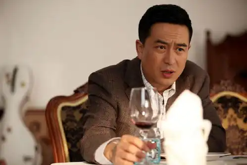 它的成功之处,是用一场普通的失恋,圆满了一段俗套却治愈的爱情