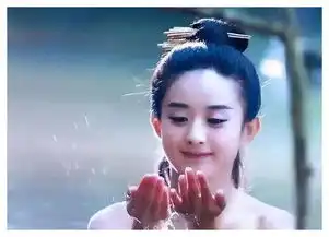 刘诗诗佟丽娅杨幂杨颖热巴陈乔恩赵薇关晓彤,古装美人沐浴谁最仙
