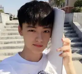 还记得这个小童星吗长大之后居然这么帅