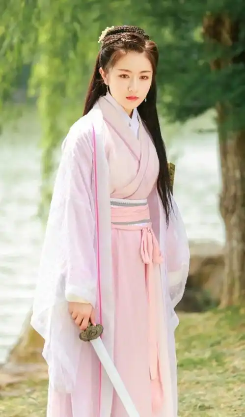 星落凝成糖正式开机,女主并非18线女明星,而是李兰迪
