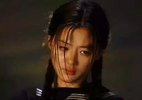 最狠的警察,熟睡时被女友拍了一下,随后连杀几十人,最后自杀