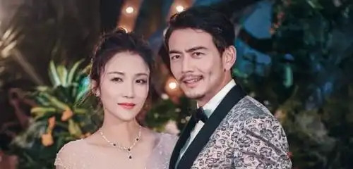 杨烁藏了十年的妻子曝光,原来是大家熟悉的她,颜值秒杀刘涛百倍
