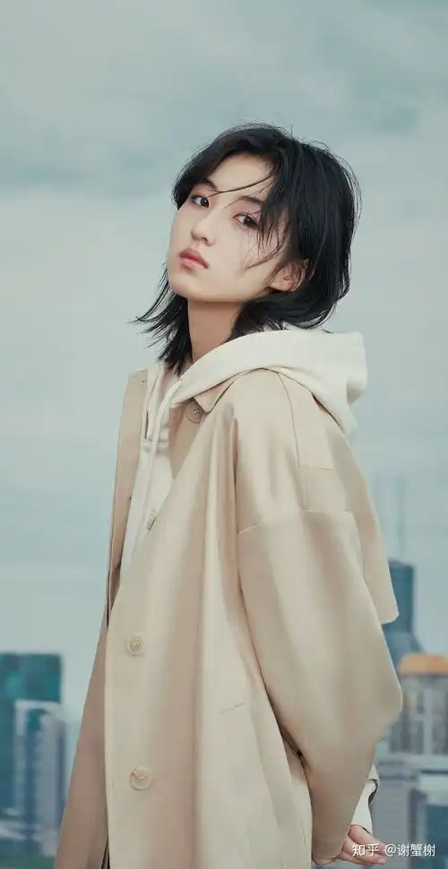 肖战和张子枫是谁啊
