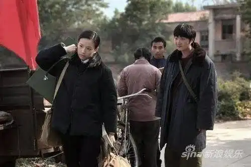 董洁当年在街头训斥潘粤明,如今8年过去,早已物是人非