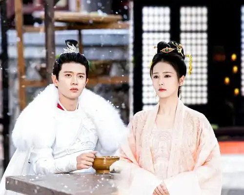 奔着国超哥哥看得周生如故,却被白鹿圈粉了