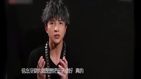 明星大侦探薛之谦自曝胖八斤狂秀突出的小肚腩