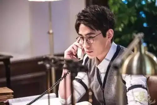 近期又一部大火的网剧,多少人是因为朱一龙一个眼神入的坑
