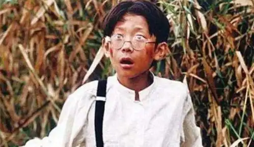 奇葩的张一山芦苇滩瞎滚,11岁为父母买房,不用电脑拒炒作