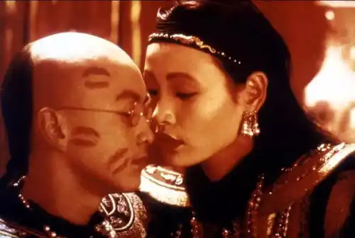让陈冲邬君梅哭瞎的丑闻男主,这个意大利曾志伟值得电影圈封神吗
