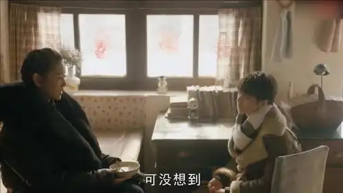 天坑鹰猎小红果曾对自己的父亲非常的憎恨,现在无比的后悔
