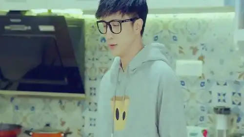 我们的少年时代安谧要给陶西做饭,这饭真的能吃吗,可别再中毒了
