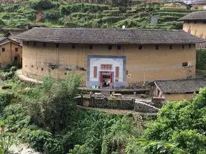 去永定初溪土楼,住在大鱼海棠里的神之围楼里
