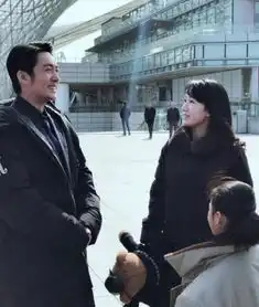 蜗居中海藻扮演者李念复出拍戏,剧中玩亲亲,老公要吃醋
