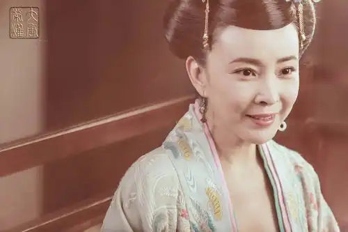 大唐荣耀热播刘威葳唐妆美颜惊艳动人